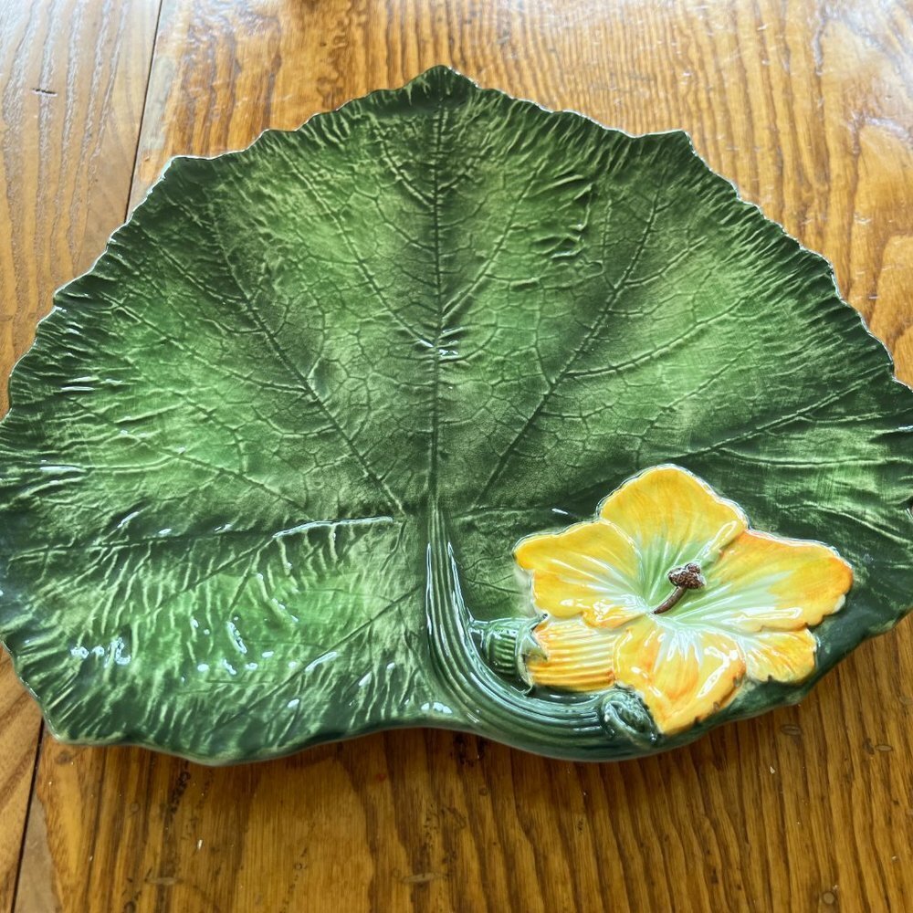 Vintage Vietri Hand Painted Pumpkin Leaf Squash Blossom Plate - Picture 6 of 6